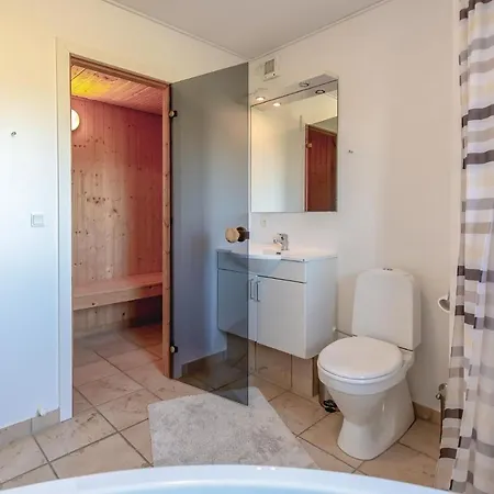 Дом отдыха Cozy Home In Brenderup Fyn With Sauna Bro (Funen)