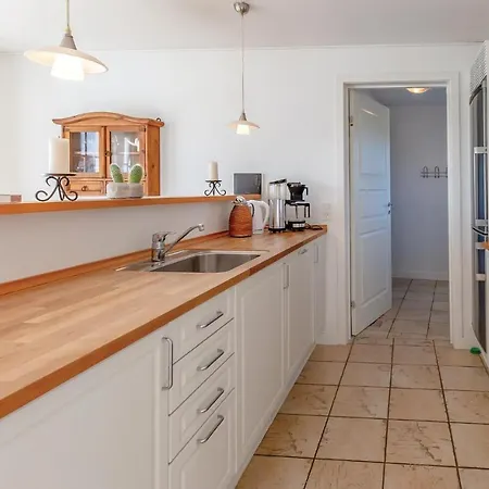 Дом отдыха Cozy Home In Brenderup Fyn With Sauna